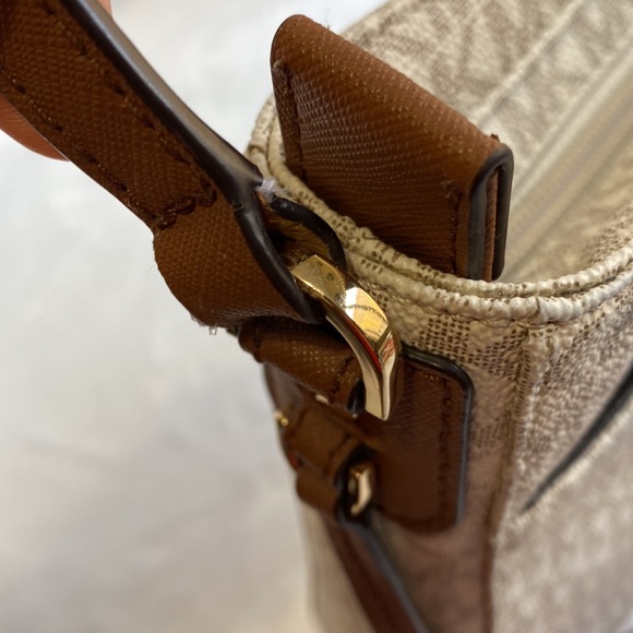 🔺🔻Michael Kors Jet Set Travel Large Logo Messenger🔺🔻 - Picture 8 of 17